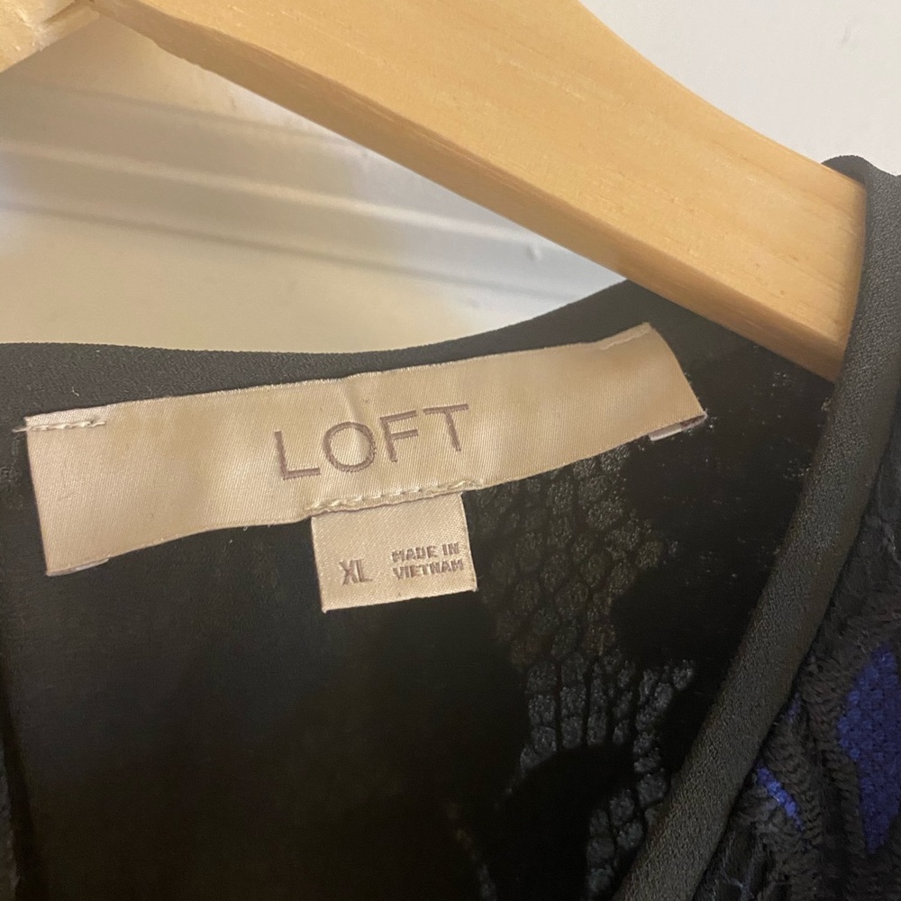 Loft sleeveless lace top